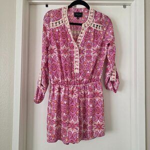 Romeo & Juliet Couture Pink Romper Lace Accent Roll Tab Sleeve Lined Shorts Sz M